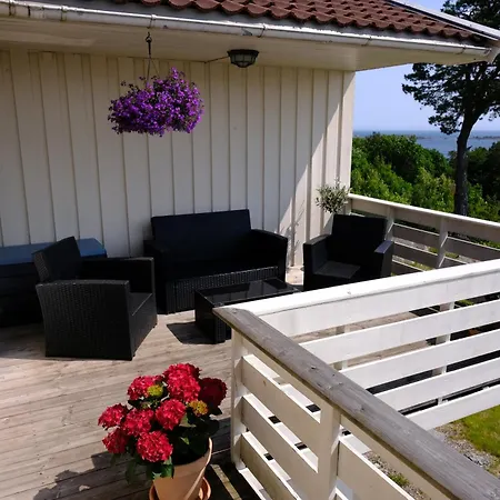 Hus Med Havutsikt Og Stor Terrasse *